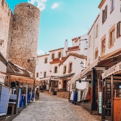 https://travelinefable.com/